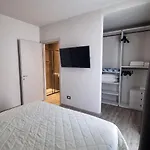 公寓 Suite Apartments 切尔维亚