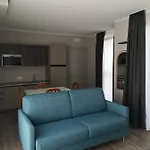Suite Apartments *