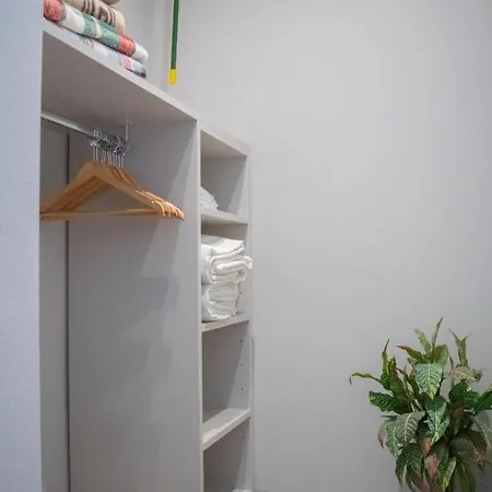 아파트 Suite Apartments *