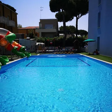 아파트 Suite Apartments *