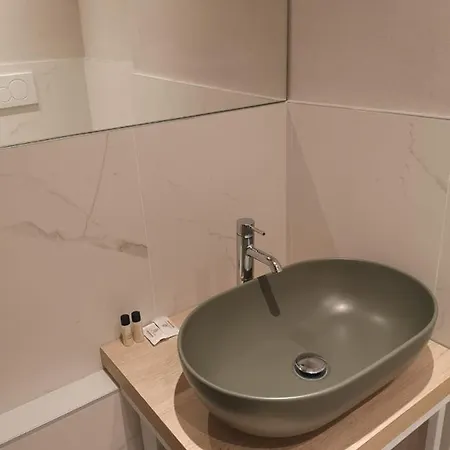 아파트 Suite Apartments