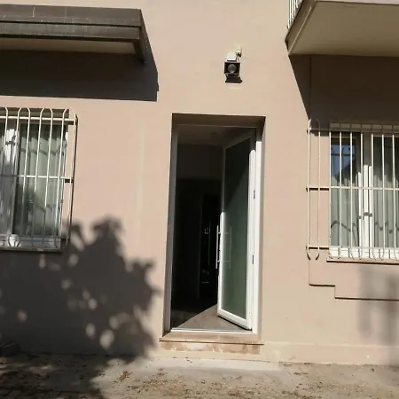 아파트 Suite Apartments *