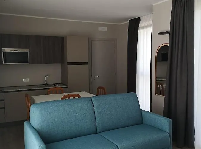 Suite Apartments *