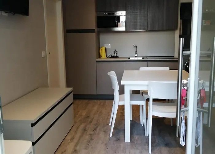 Suite Apartments *