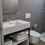 Suite Apartments *