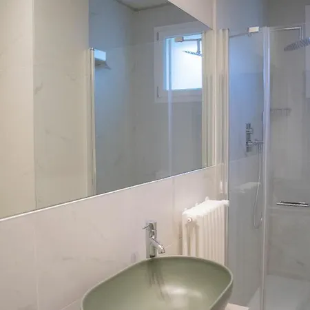 Suite Apartments