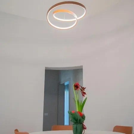 Suite Apartments Apartment *