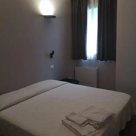 Suite Apartments *