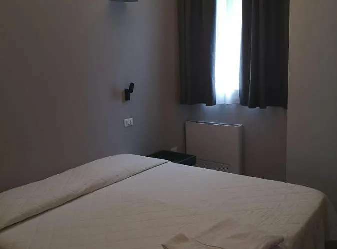 Suite Apartments *