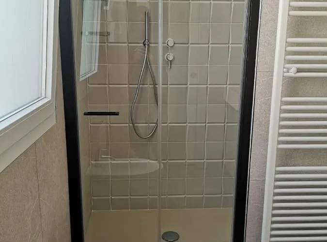 Suite Apartments Apartment