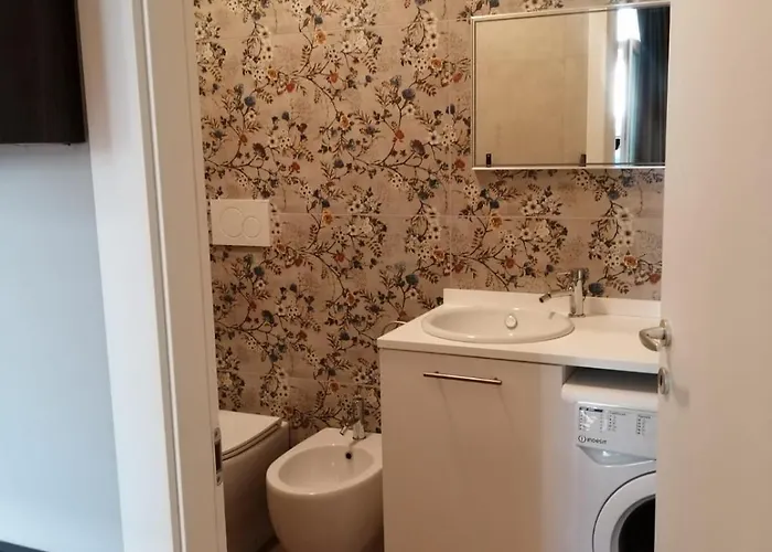 Suite Apartments Apartment *